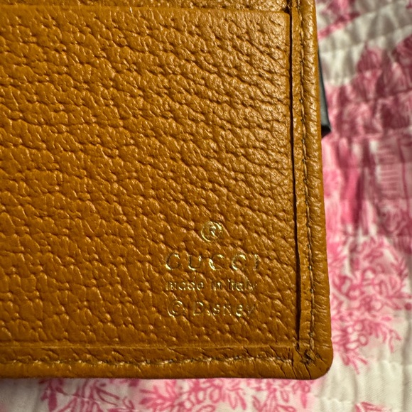 Excellent used condition Men’s Disney x Gucci wallet - Picture 4 of 7